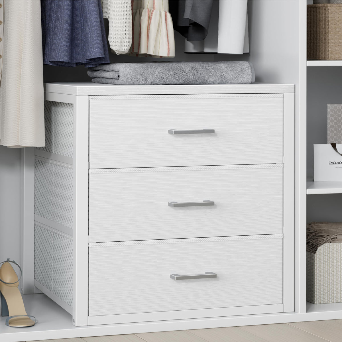 White 3 Drawer Dresser J4729